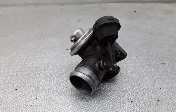 Volkswagen II LT EGR valve 074129637B