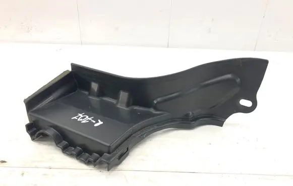 Mercedes-Benz ML W164 Other engine bay part A1646804025
