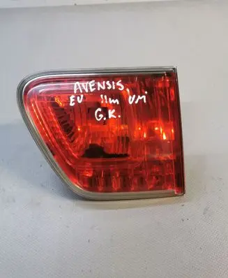Toyota Avensis T270 Tailgate rear/tail lights