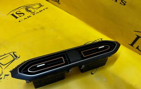 Dacia Sandero III Dash center air vent grill 687605827R