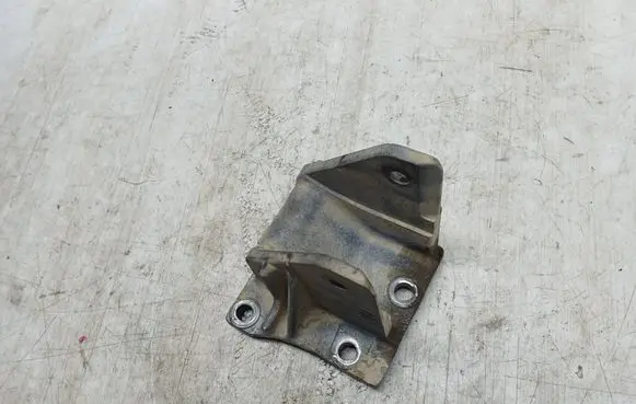 Mitsubishi Outlander Gearbox mounting bracket