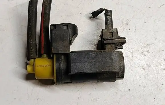 Hyundai i30 Turbo solenoid valve 351202A900 251202A900 70027202