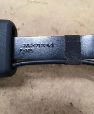 Citroen C4 I Picasso Middle seatbelt buckle (rear) 96845112XT 305540110AB1