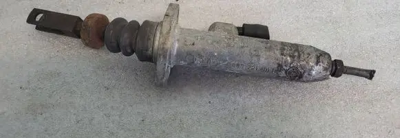 Audi 80 90 B3 Clutch master cylinder 893721401B