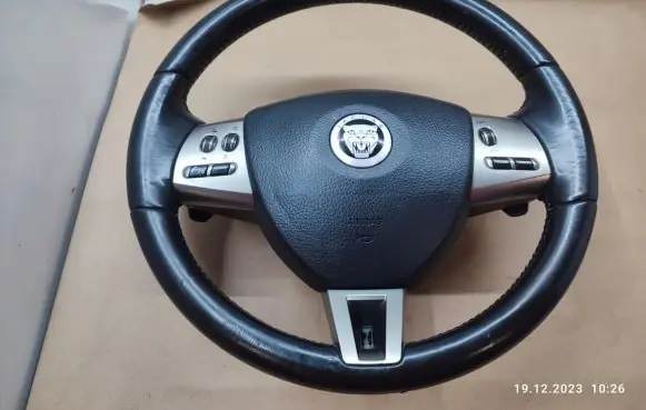 Jaguar XF X250 Steering wheel