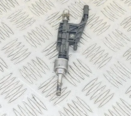 BMW X1 F48 F49 Fuel injector 0261500437 8656548