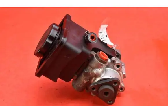 BMW 5 E39 Power steering pump 6750938