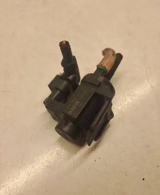 BMW 5 F10 F11 Vacuum valve 8570591 70478502 16T181