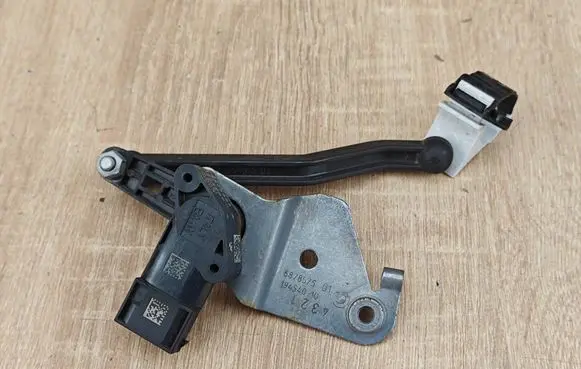 BMW 4 G22 G23 G24 G26 Headlight/headlamp level sensor 6895466 6878575