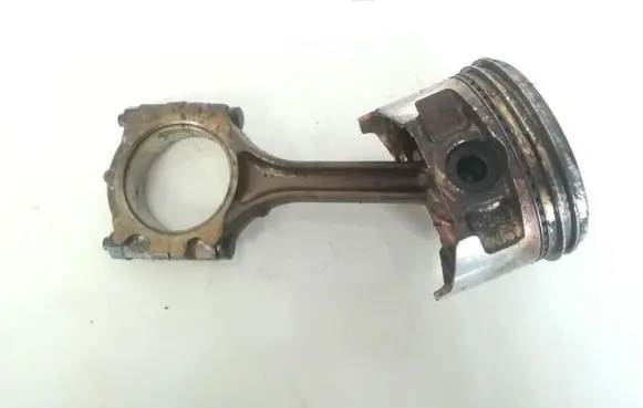 Mitsubishi Carisma Piston with connecting rod