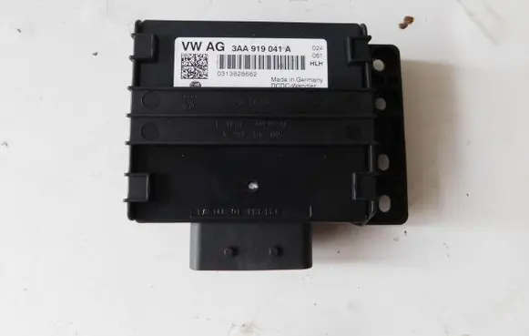 Volkswagen Scirocco Voltage converter/converter module 