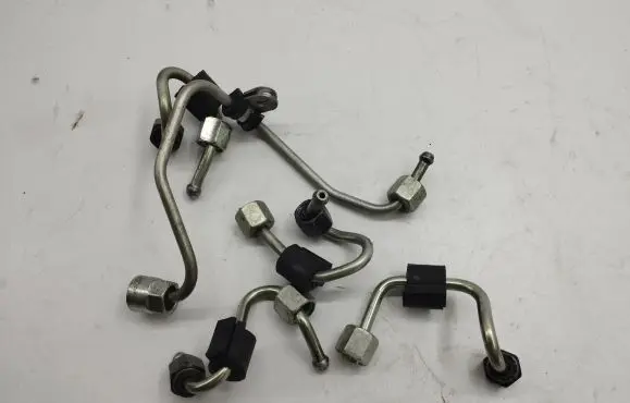 Audi A3 8Y Fuel injector supply line/pipe 833969D