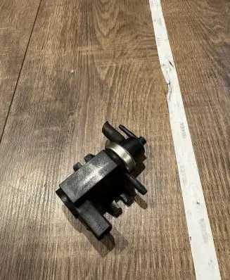 Volkswagen PASSAT B5.5 Turbo solenoid valve 1J0906627 72290320