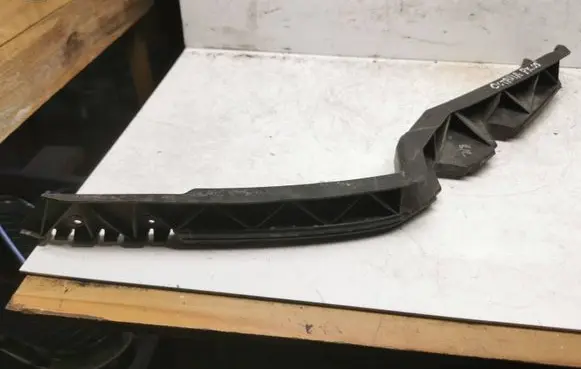 Skoda Octavia Mk2 (1Z) Front bumper mounting bracket 1z0807183a