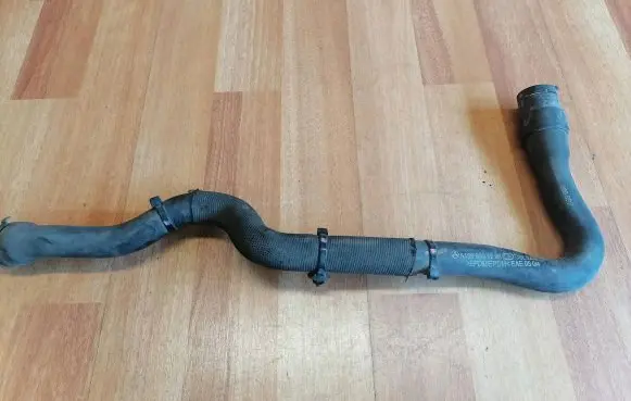 Mercedes-Benz B W245 Engine coolant pipe/hose A1698301296 DBL625412 EAE05Q4