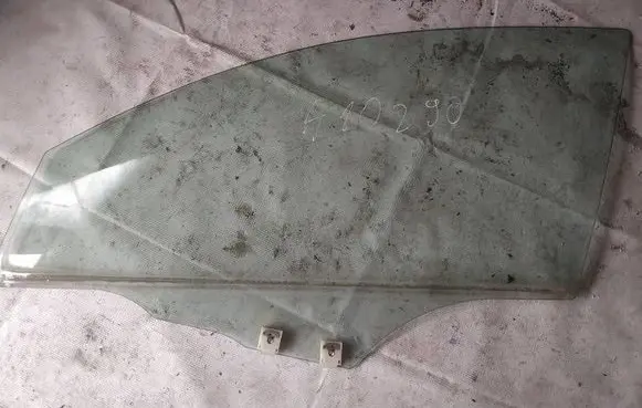 Mazda 3 I Front door window glass four-door as2