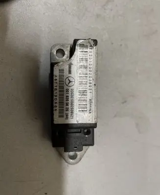Mercedes-Benz E W210 Airbag deployment crash/impact sensor 0018205626