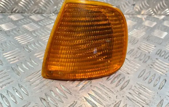 Volkswagen Polo III 6N 6N2 6NF Front indicator light