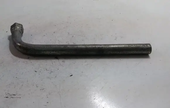 Volkswagen Golf V Wheel nut wrench 17MM
