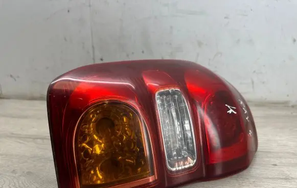Toyota RAV 4 (XA20) Rear/tail lights