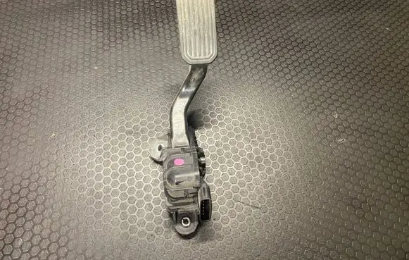 Lexus RX 330 - 350 - 400H Accelerator throttle pedal 7812048090 1988003050 091172281A5