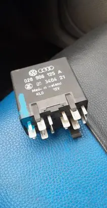 Audi A6 Allroad C5 Indicator relay 028906125A 09340421
