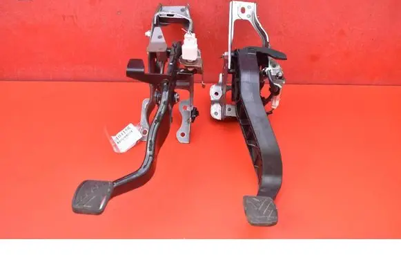 Suzuki Grand Vitara II Accelerator throttle pedal 4960061M50