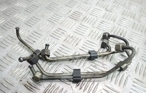 Fuel injector supply line/pipe