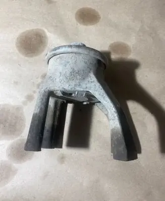 Engine mount bracket