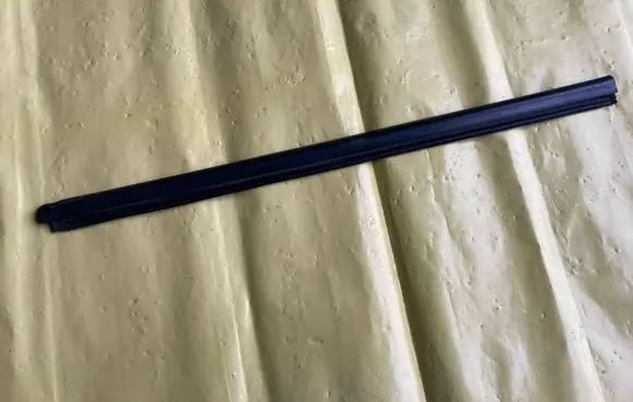 Mercedes-Benz A W169 Front door glass trim molding A1696730298