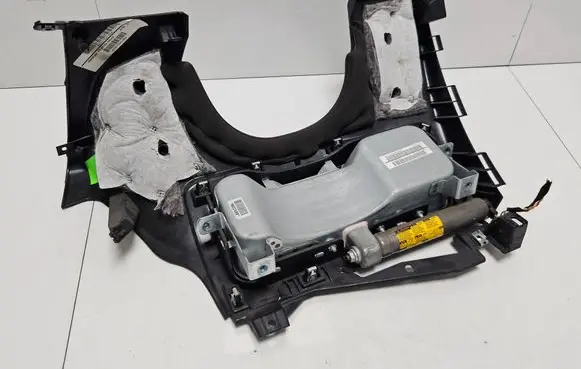 BMW 1 E82 E88 Knee airbag 69849940 6987934 306034499001