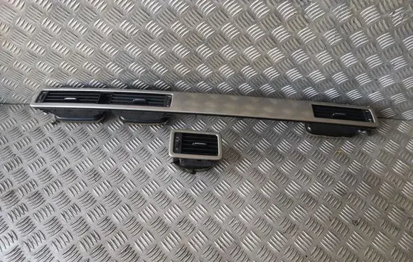 Volvo S80 Dash center air vent grill 30715143 30643315 30676292