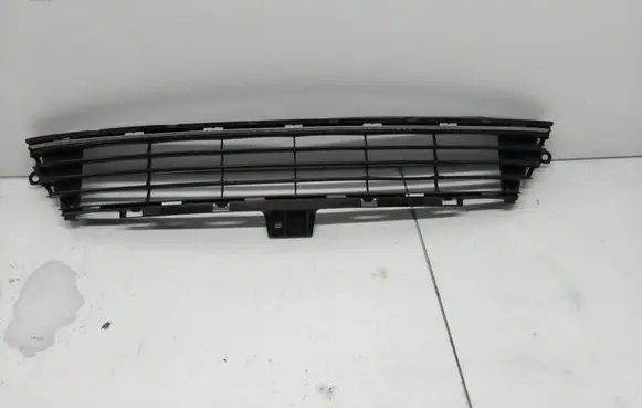 Toyota Auris E180 Front bumper lower grill 5311202670 5311202680