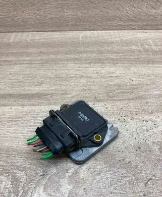 Audi 100 200 5000 C3 Ignition amplifier control unit 102925