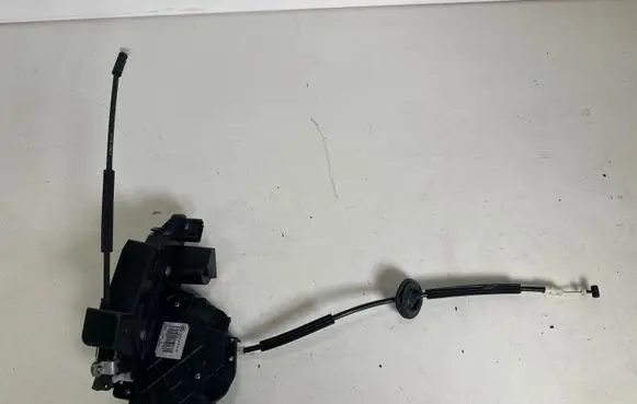 Land Rover Discovery 4 - LR4 Front door lock 8X2A21812AC