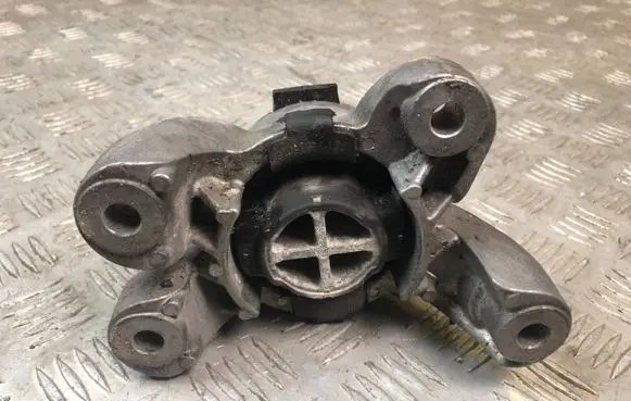 Mini One - Cooper Clubman R55 Gearbox mount 6779806