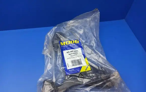 Mercedes-Benz A W169 Front lower control arm/wishbone 1693300607