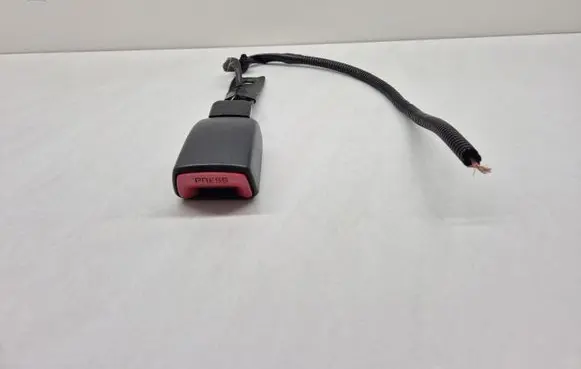 Toyota Avensis T250 Front seatbelt buckle E034501