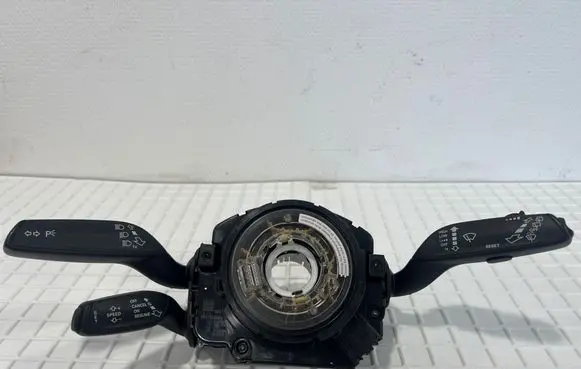 Wiper turn signal indicator stalk/switch