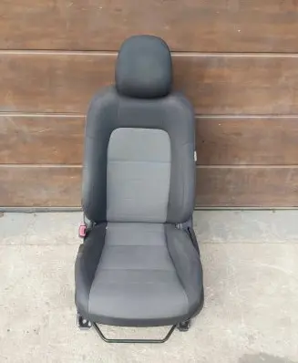 Toyota Avensis T270 Seat set T27FOTELLPLIFT