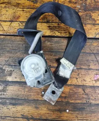 Subaru Impreza II Rear seatbelt F89109T A1490B2000