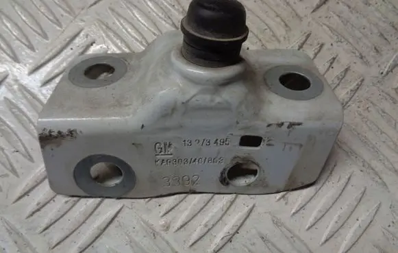 Opel Meriva B Radiator mount bracket 13273495