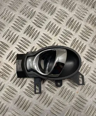 Nissan Juke I F15 Front door interior handle