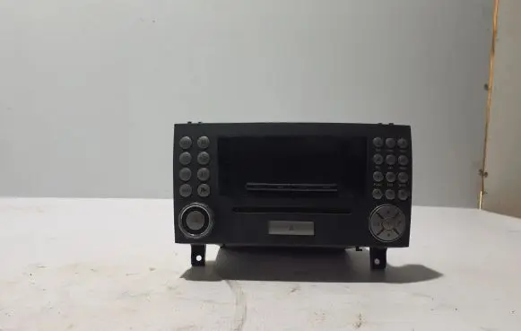 Mercedes-Benz SLK R171 Radio/CD/DVD/GPS head unit A1718200586