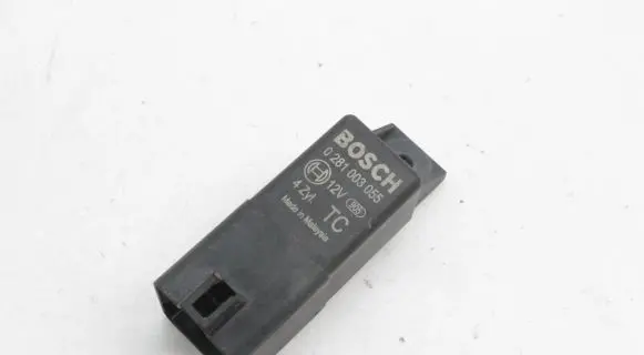 Honda CR-V Glow plug pre-heat relay 0281003055