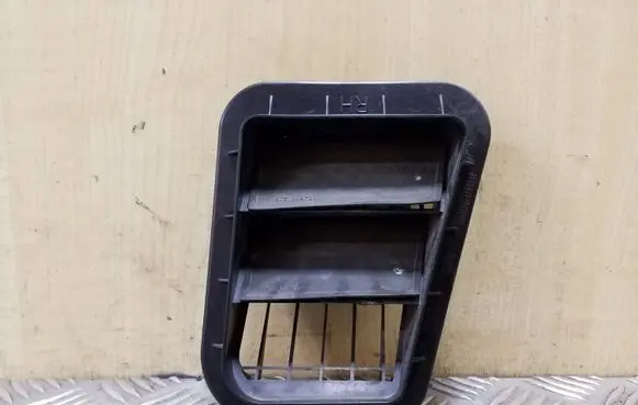 KIA Sportage Quarter panel pressure vent 975102F200