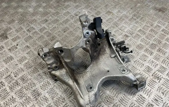Audi A5 Engine mounting bracket 8W0399296E