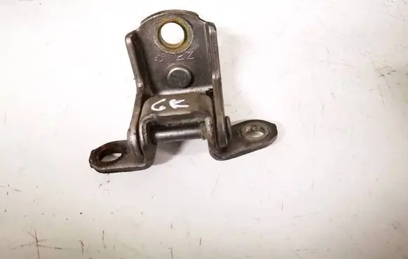 Nissan X-Trail T30 Rear door lower hinge