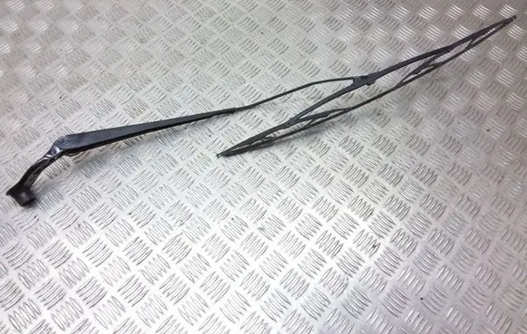 Chrysler 300M Front wiper blade arm