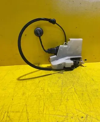 Volkswagen Polo IV 9N3 Front door lock 381837015